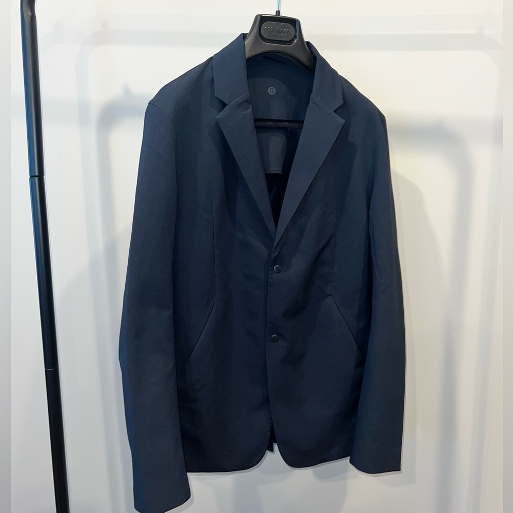 Men’s Medium Navy Lululemon Venture Suit Jacket